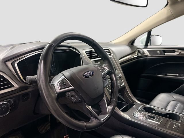 Used 2017 Ford Fusion SE w/ Fusion SE Technology Package FWD image 9