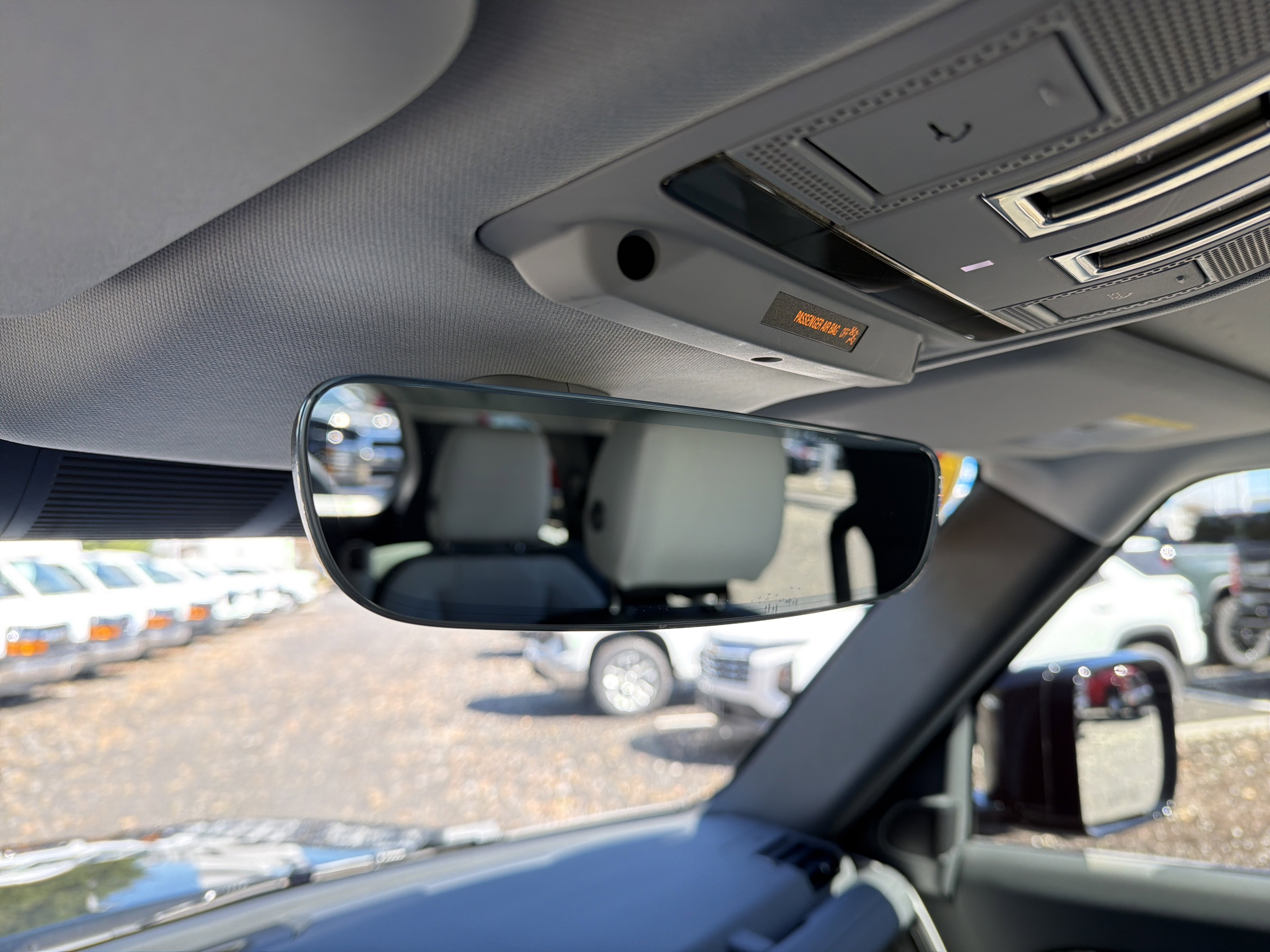 Used 2025 Land Rover Defender 130 X-Dynamic SE image 27