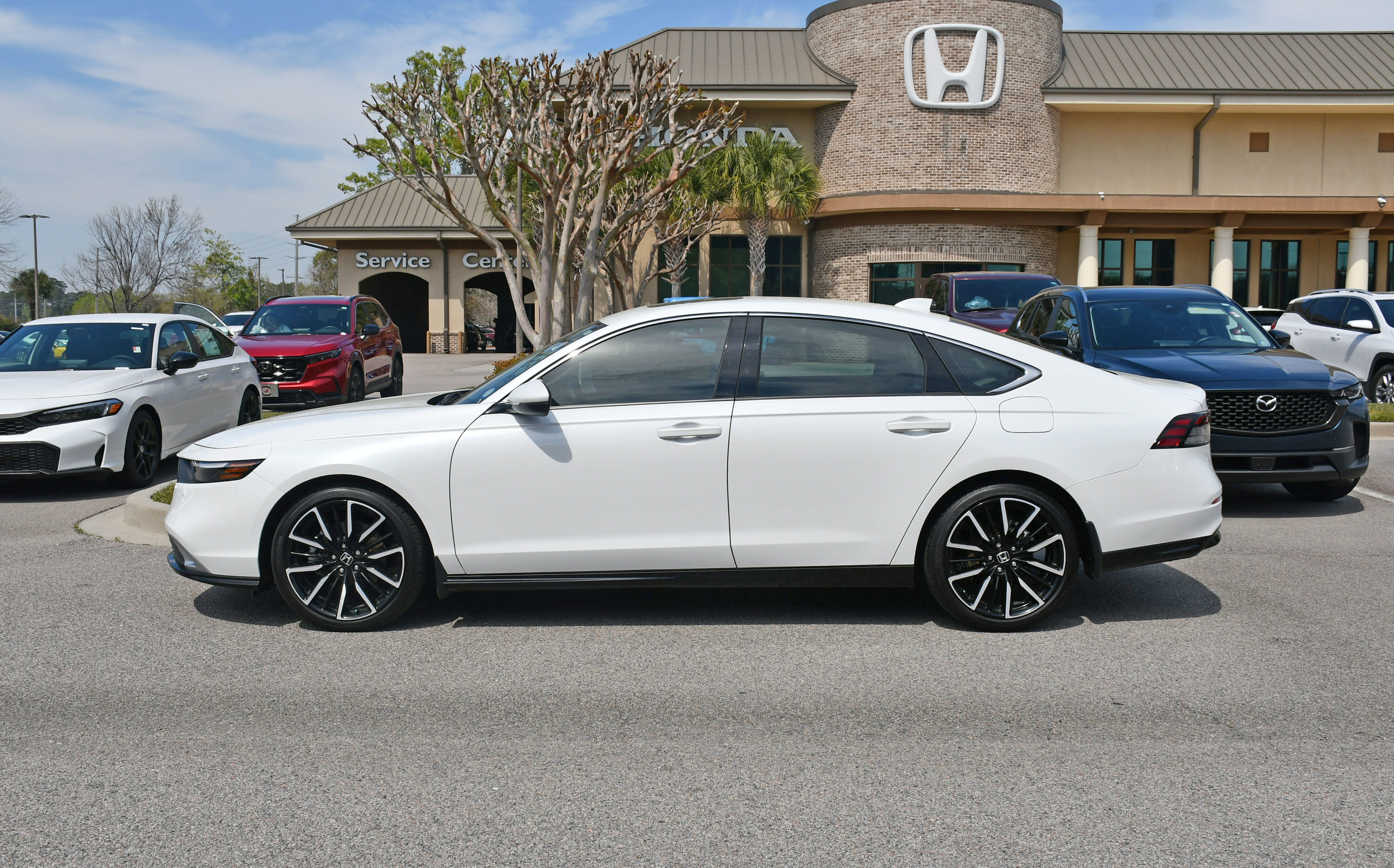 Used 2024 Honda Accord Touring image 2