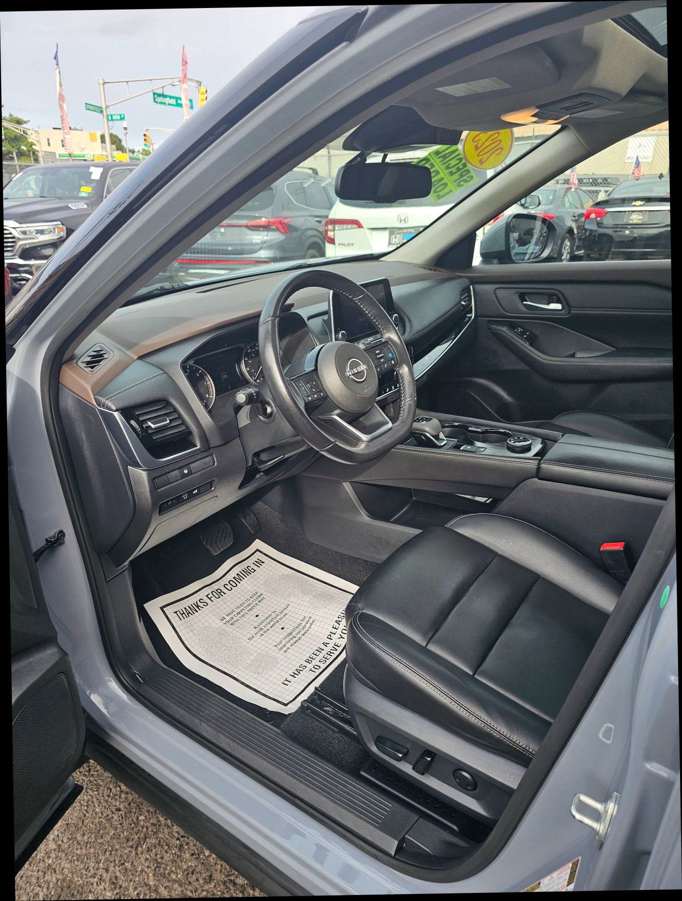 Used 2023 Nissan Rogue SL image 11