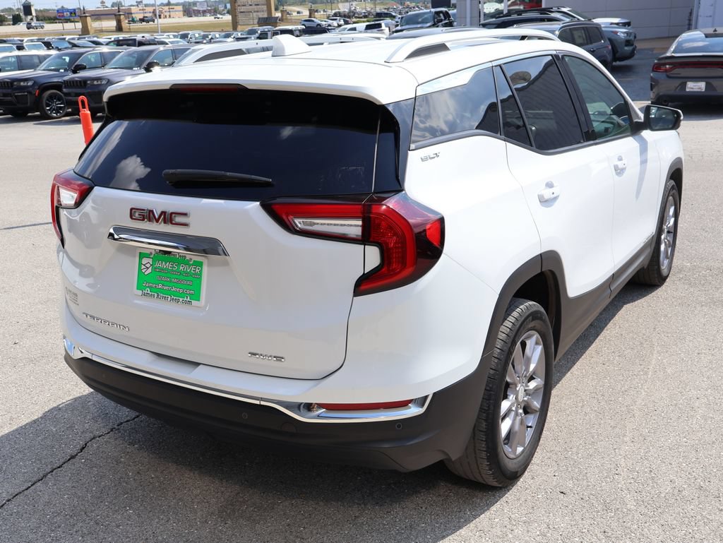 Used 2023 GMC Terrain SLT AWD/4WD image 5