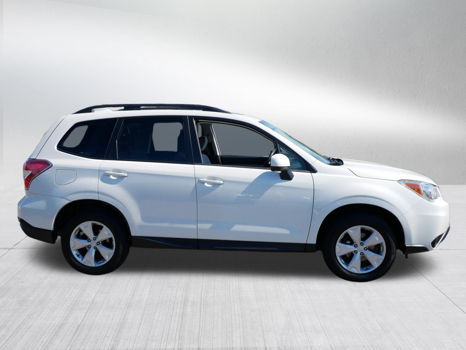 Used 2016 Subaru Forester 2.5i Premium w/ Popular Package #2 AWD/4WD image 8
