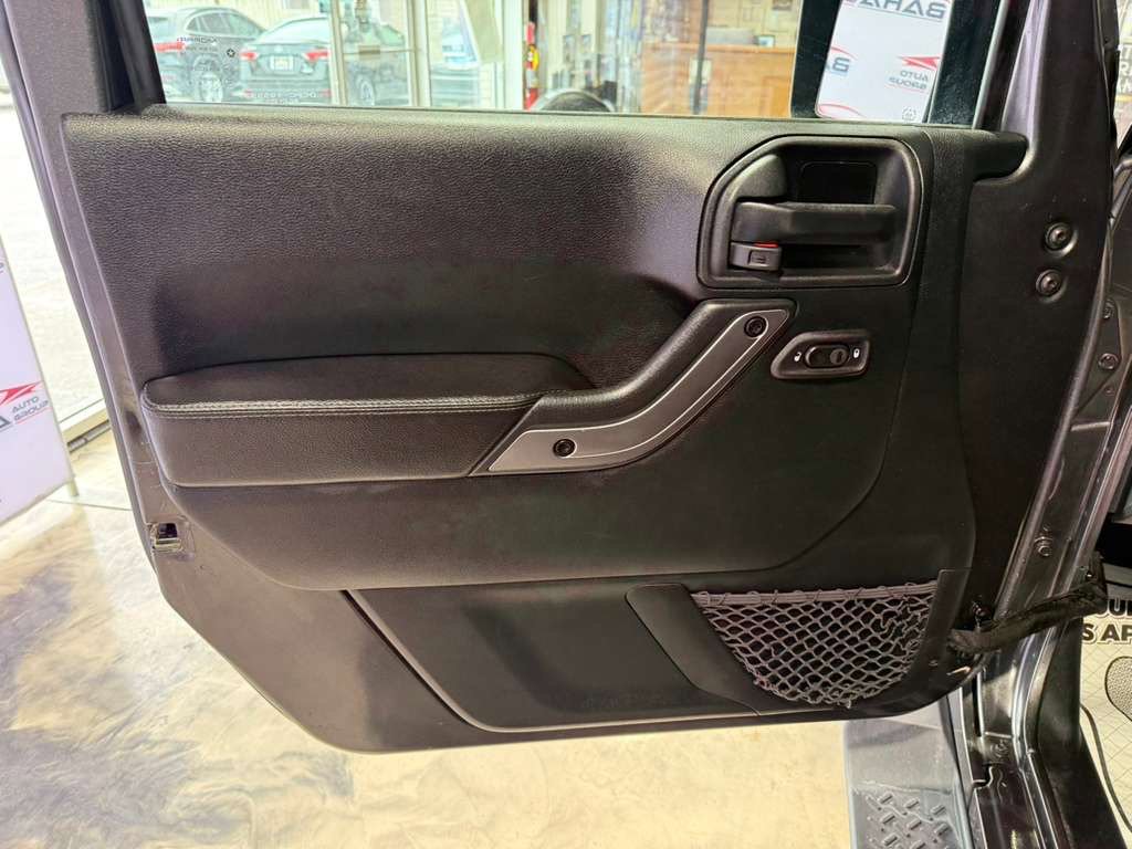 Used 2018 Jeep Wrangler Altitude image 27