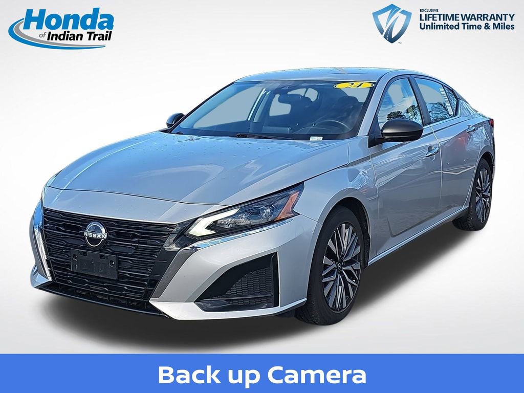 Used 2024 Nissan Altima 2.5 SV image 1