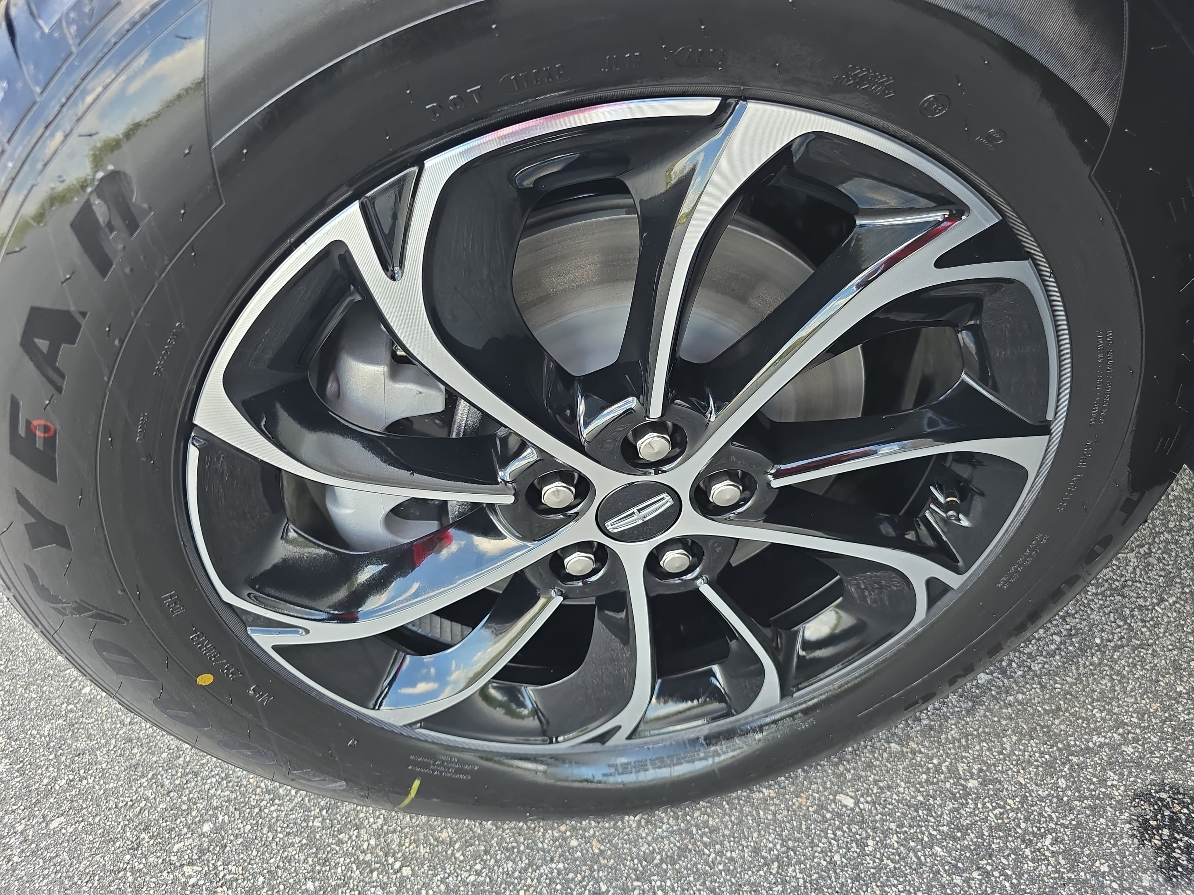 New 2026 Lincoln Nautilus Premier AWD/4WD image 32