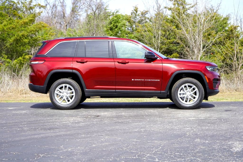 New 2026 Jeep Grand Cherokee Laredo RWD image 5
