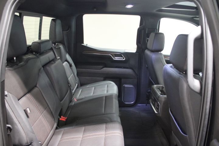 Used 2023 Chevrolet Silverado 1500 High Country w/ High Country Premium Package AWD/4WD image 31