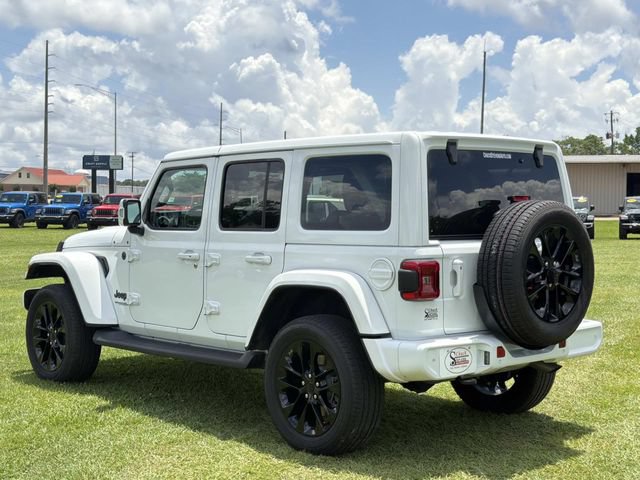 Used 2022 Jeep Wrangler Unlimited Sahara AWD/4WD image 11