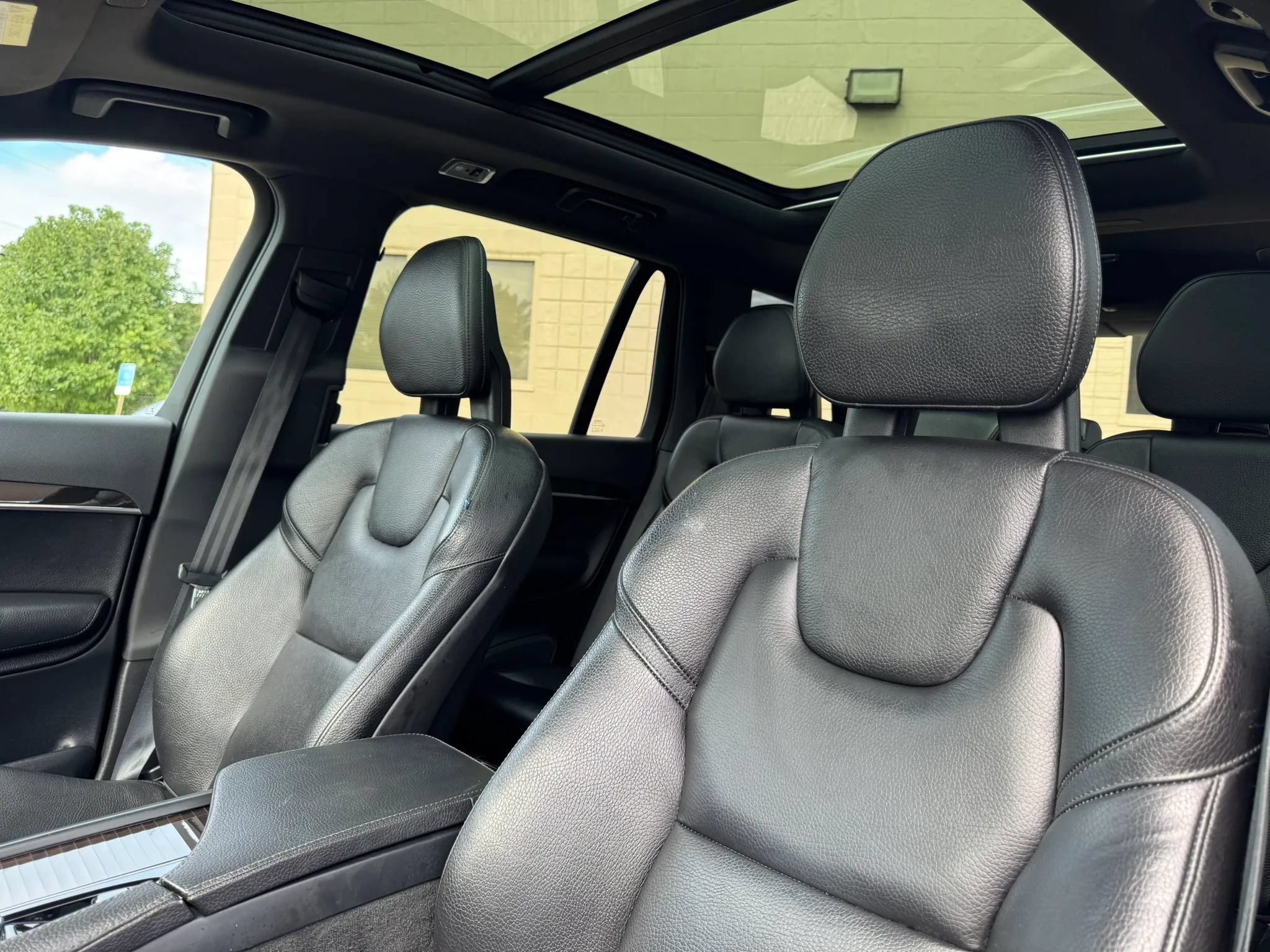 Used 2018 Volvo XC90 T6 Momentum w/ Convenience Package AWD/4WD image 23