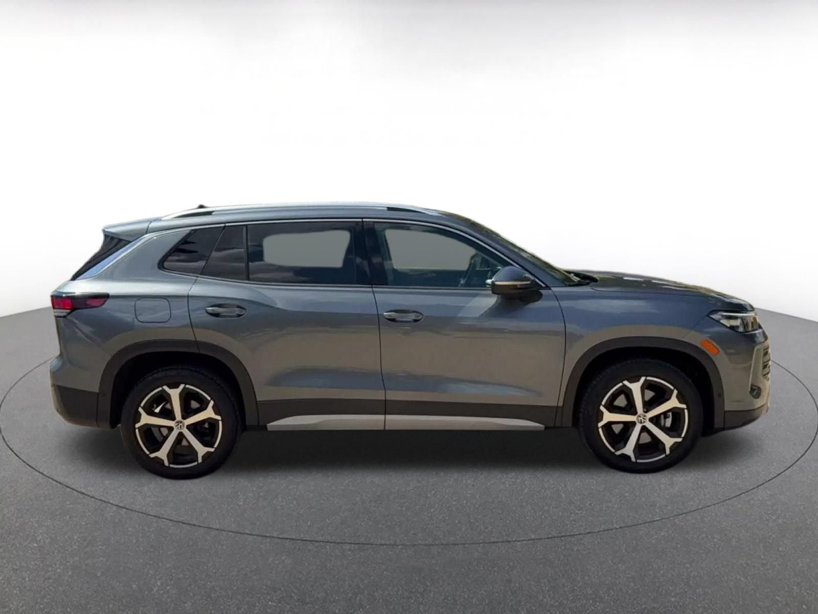 Used 2026 Volkswagen Tiguan SE AWD/4WD image 15