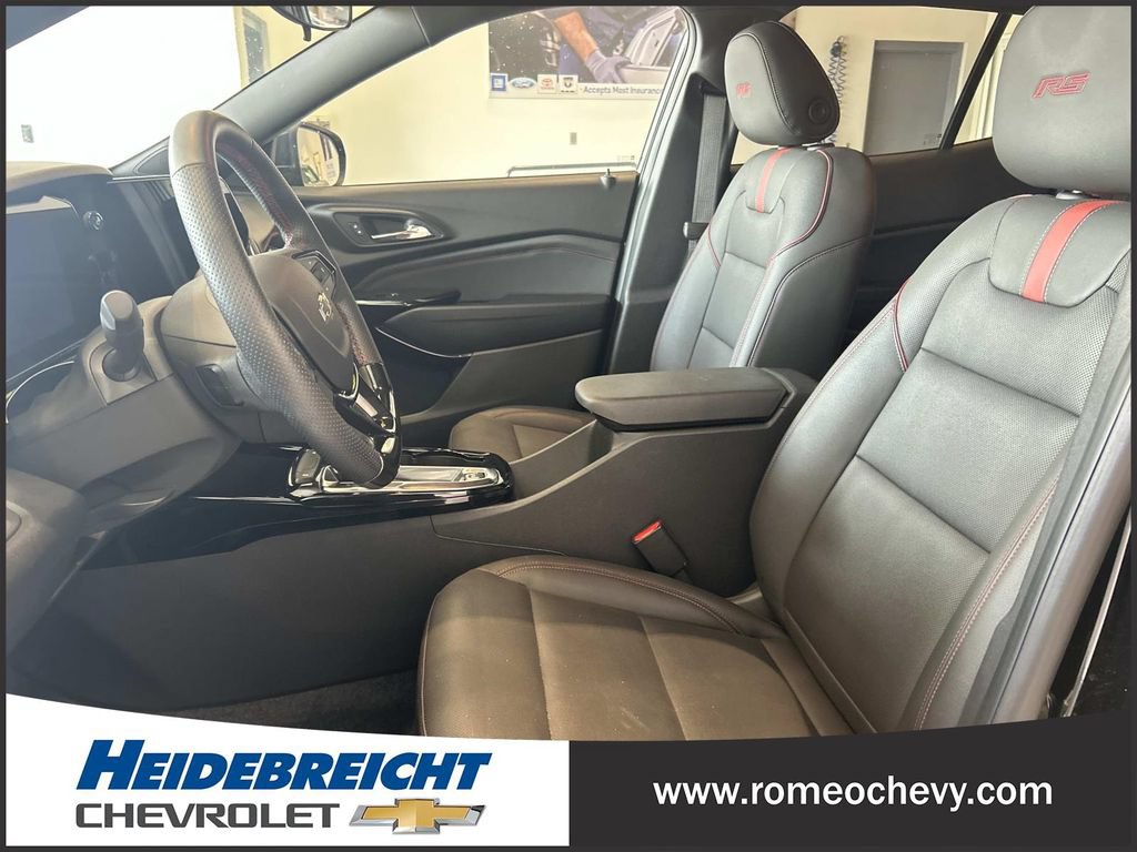 Certified 2024 Chevrolet Trax RS w/ Driver Confidence Package FWD image 13