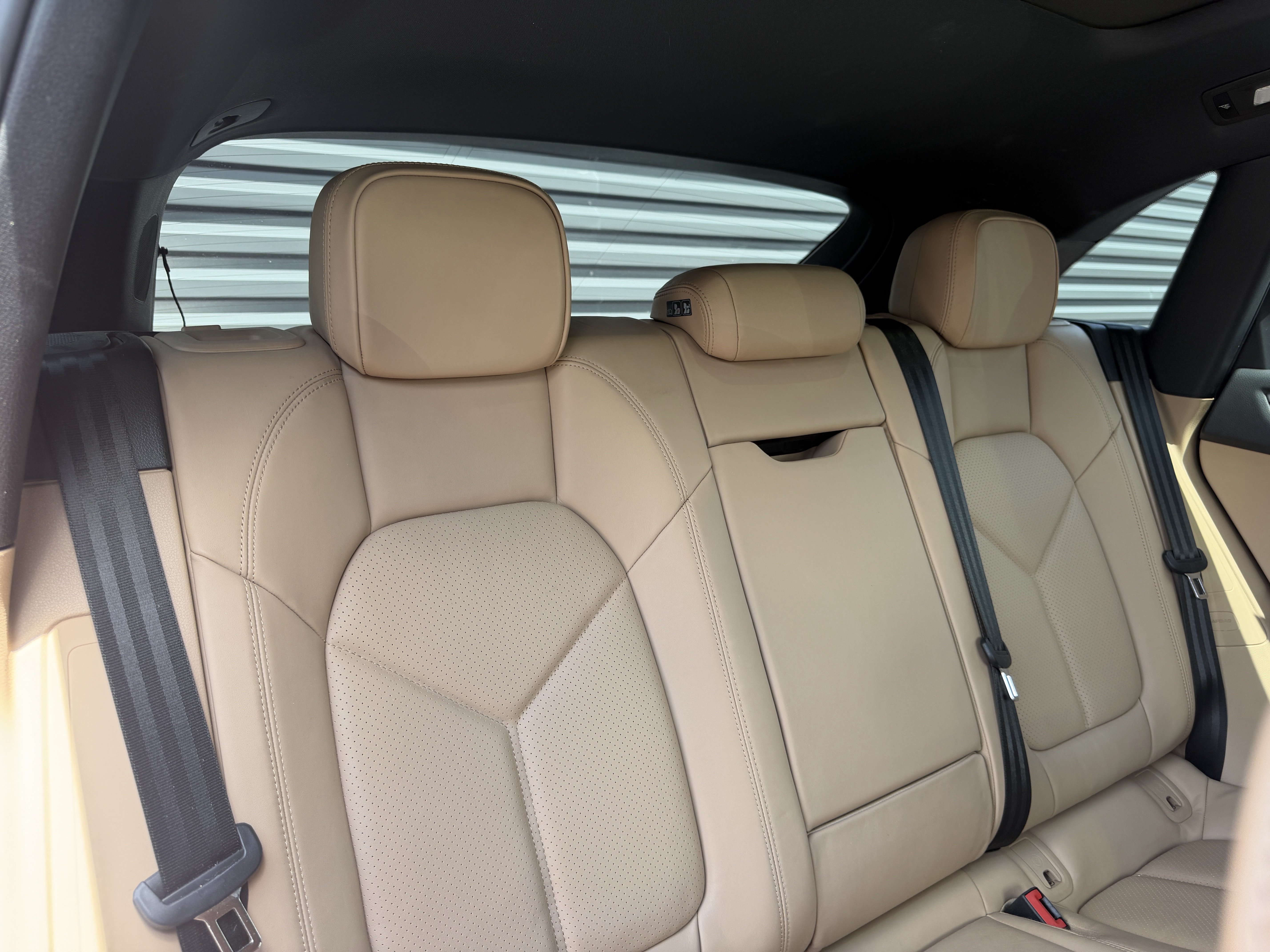 Certified 2024 Porsche Macan AWD/4WD image 18