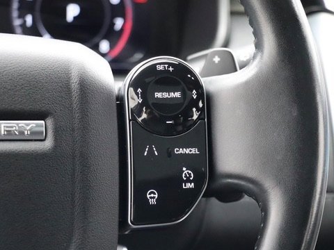 Used 2020 Land Rover Discovery HSE image 15