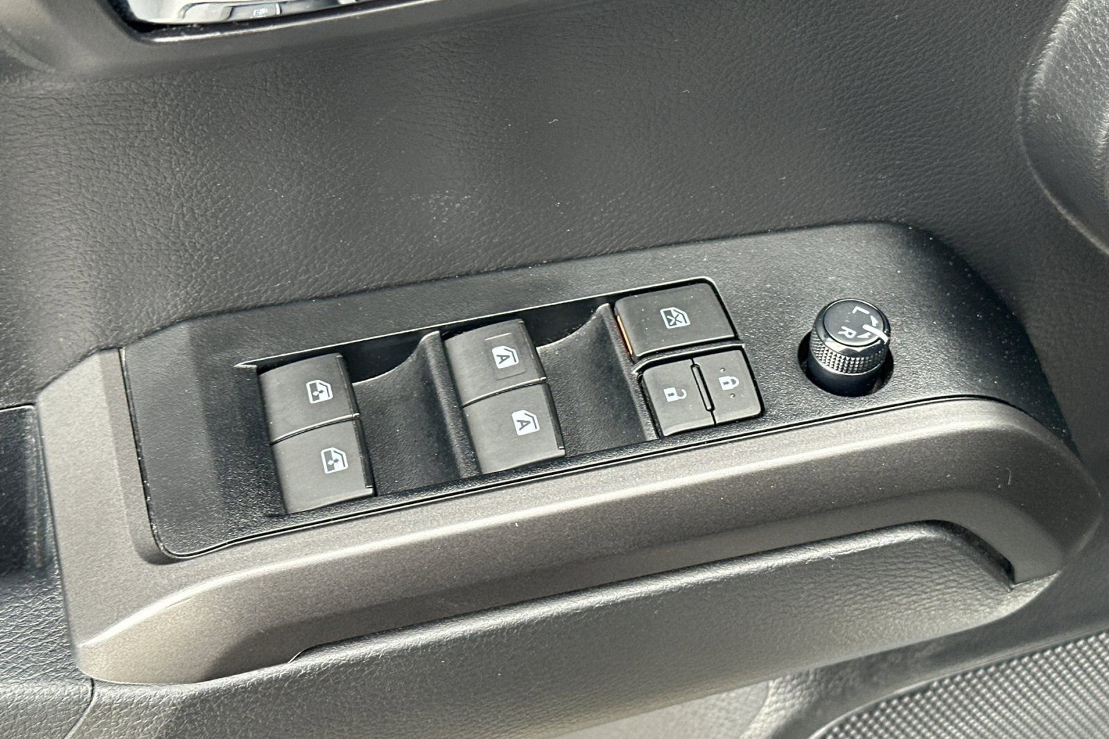 Used 2023 Toyota Tacoma TRD Off-Road image 12