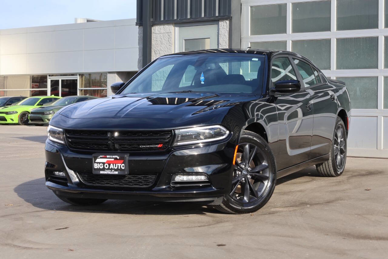 Used 2022 Dodge Charger SXT w/ Blacktop Package image 3