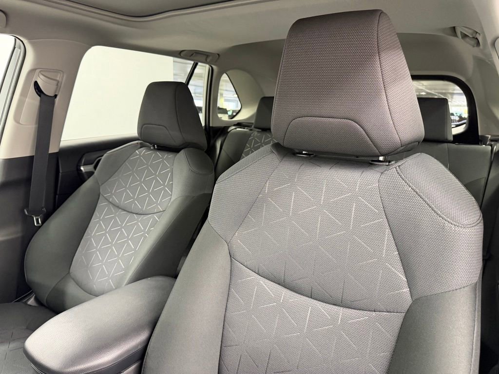 Used 2025 Toyota RAV4 XLE w/ Convenience Package FWD image 25