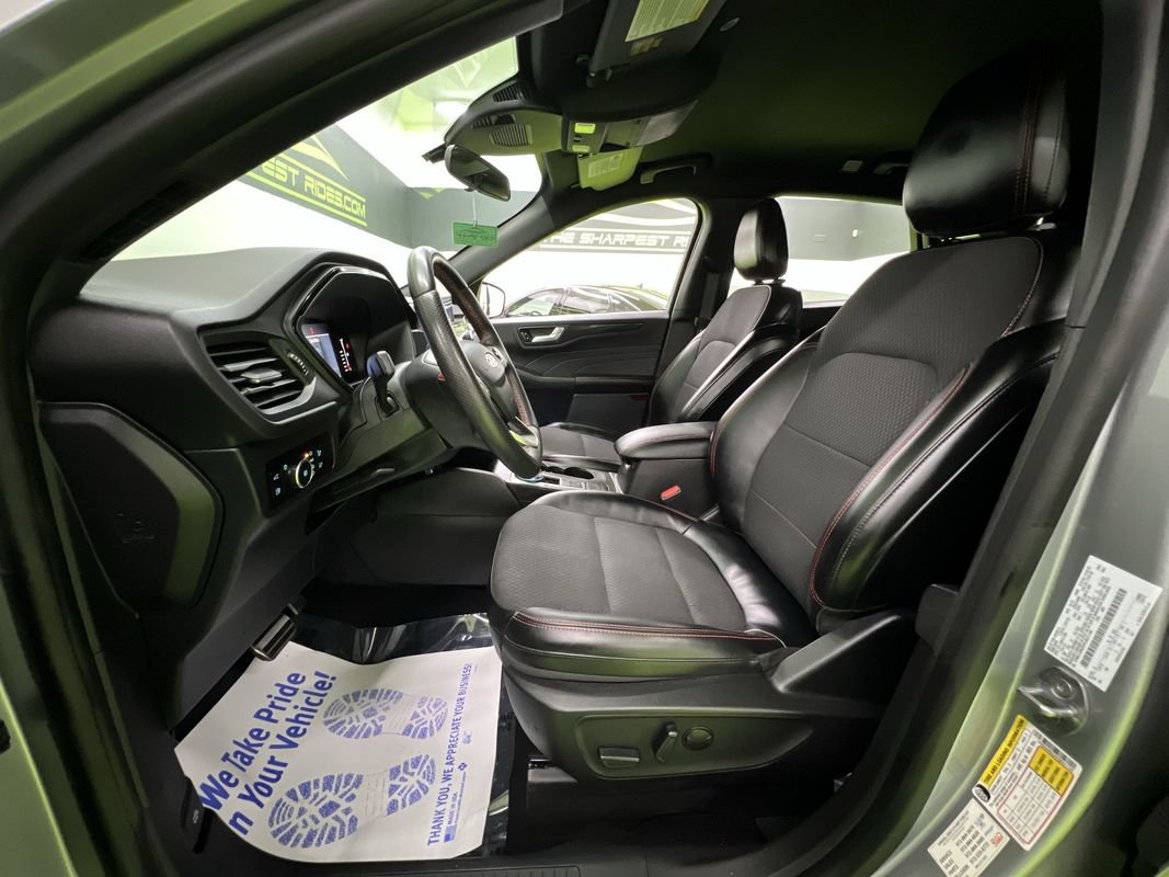 Used 2023 Ford Escape ST-Line Select AWD/4WD image 17