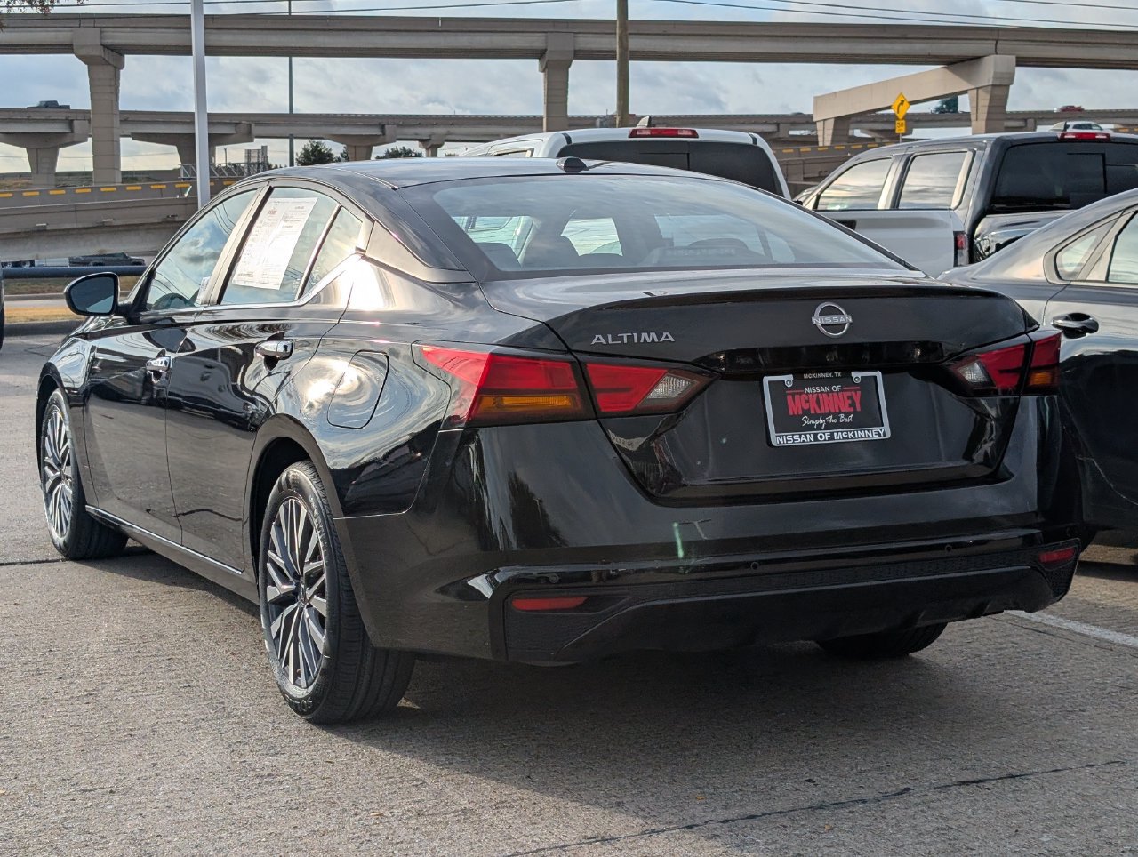 Used 2025 Nissan Altima 2.5 SV FWD image 4