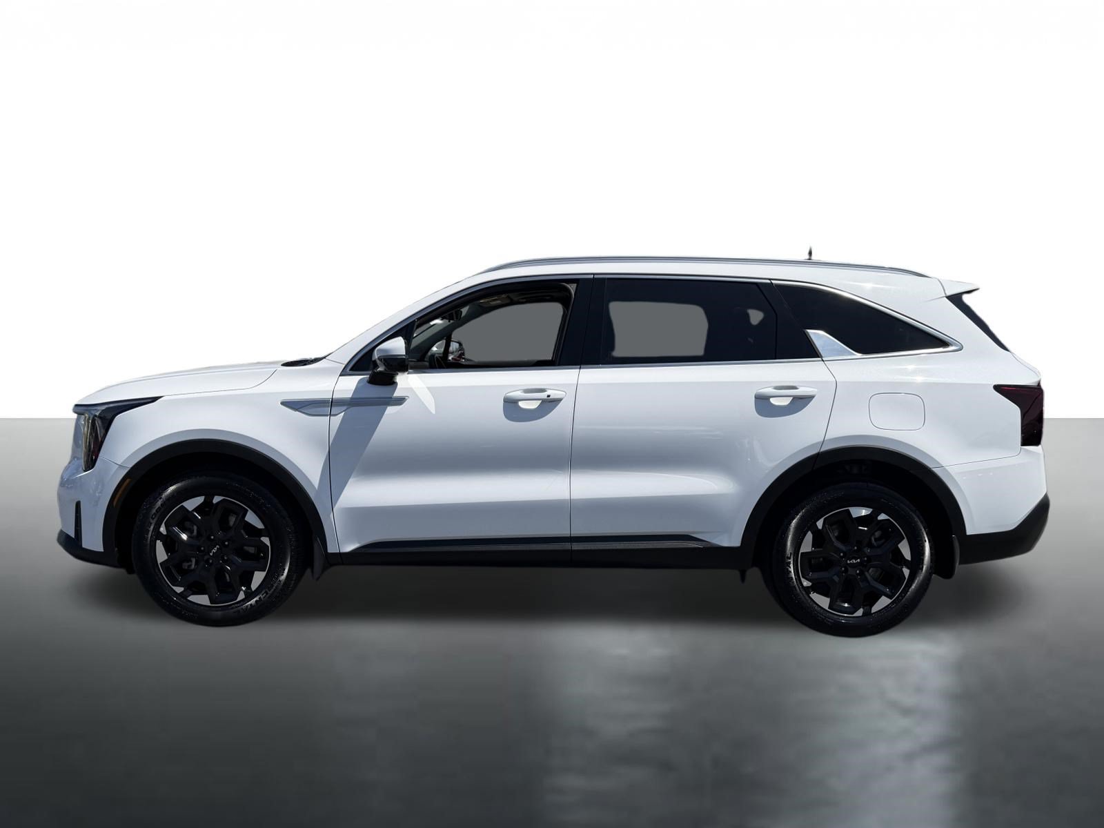 Certified 2025 Kia Sorento S w/ Panoramic Sunroof Package FWD image 5