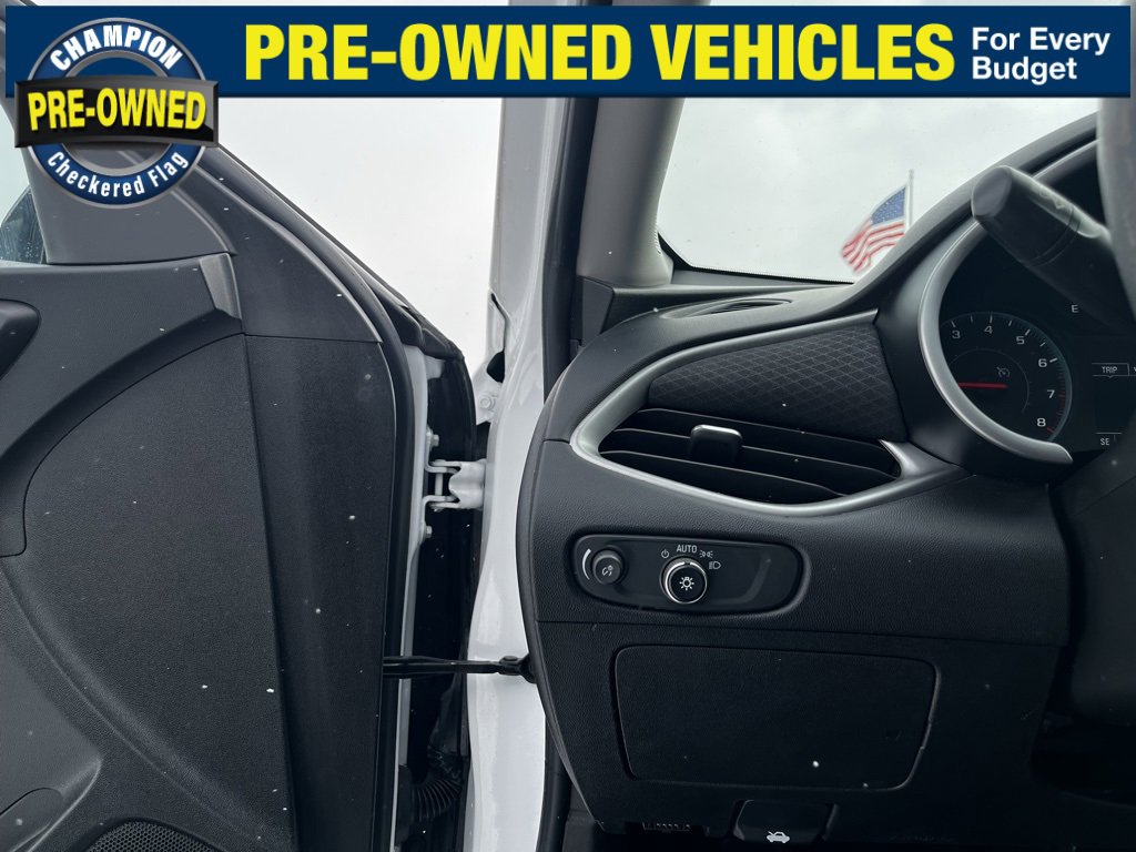 Used 2022 Chevrolet Malibu LT image 18