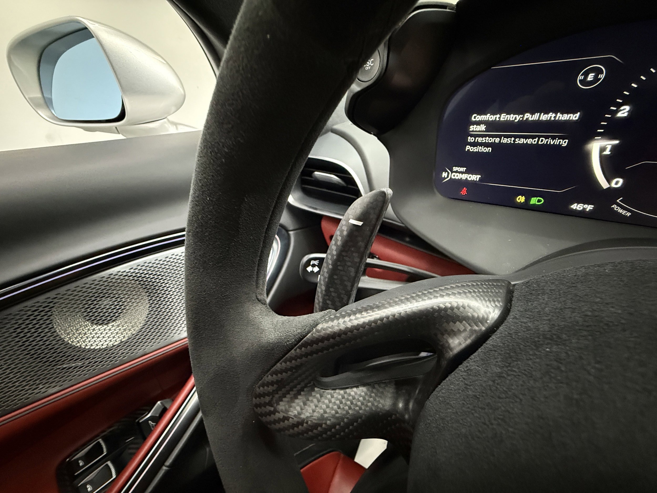 Used 2023 McLaren Artura RWD image 28