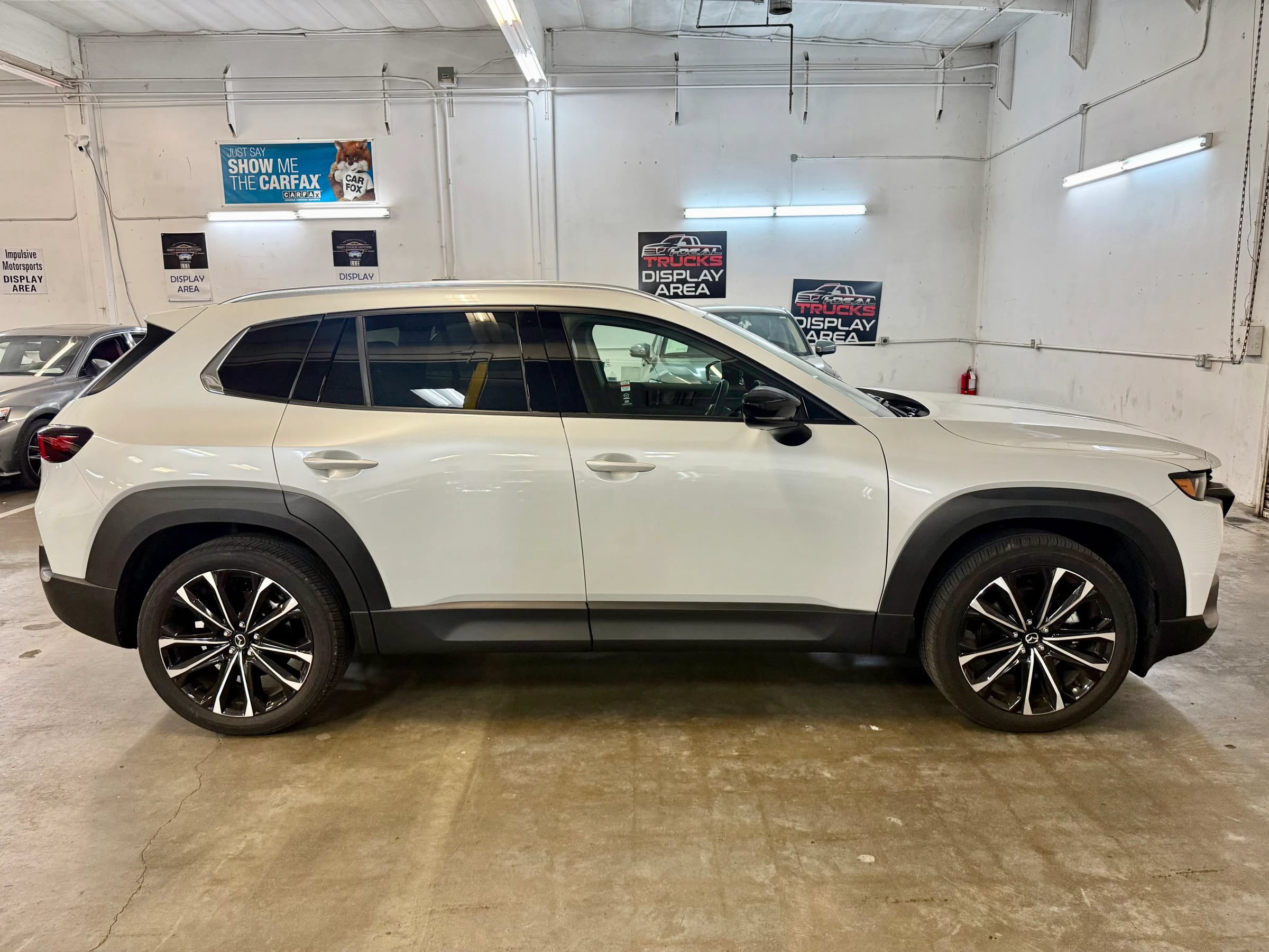 Used 2025 MAZDA CX-50 AWD 2.5 S w/ Premium Plus Pkg image 4
