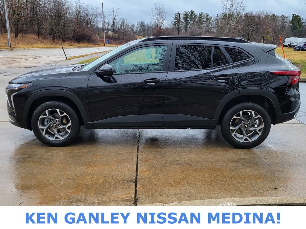 Used 2025 Chevrolet Trax LT image 6