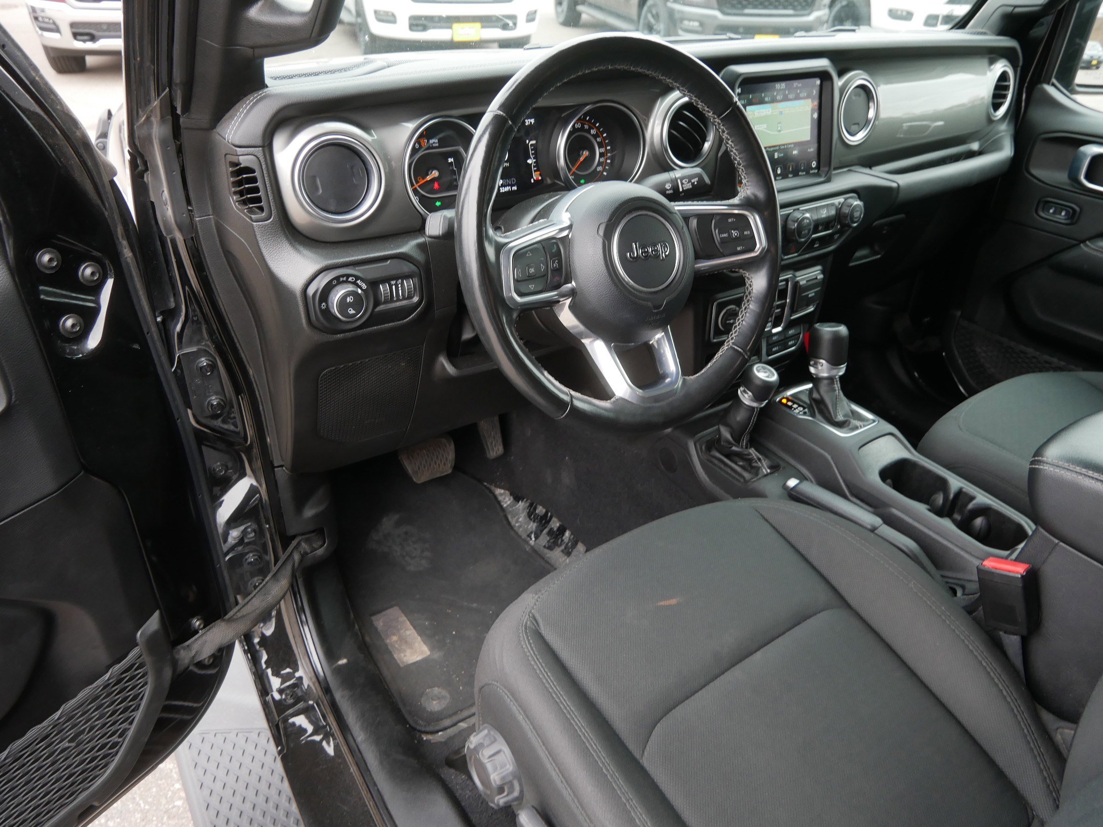 Used 2022 Jeep Gladiator Overland w/ Cold Weather Group image 20