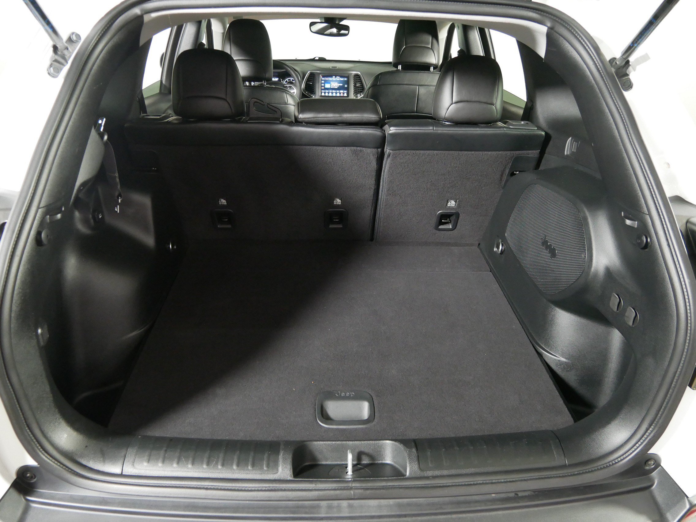 Used 2022 Jeep Cherokee Latitude w/ Sun & Sound Group AWD/4WD image 18