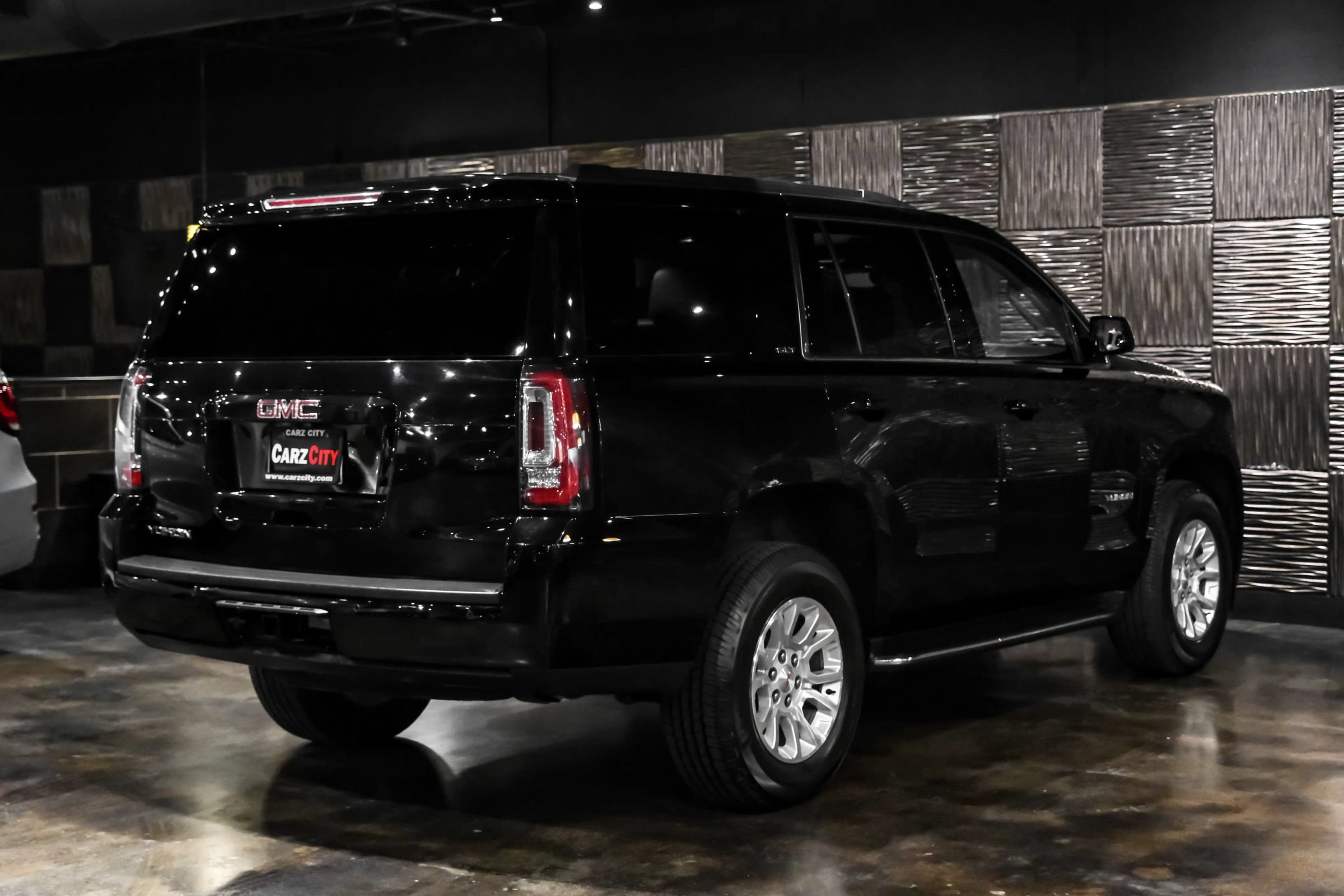 Used 2020 GMC Yukon SLT w/ Open Road Package AWD/4WD image 10