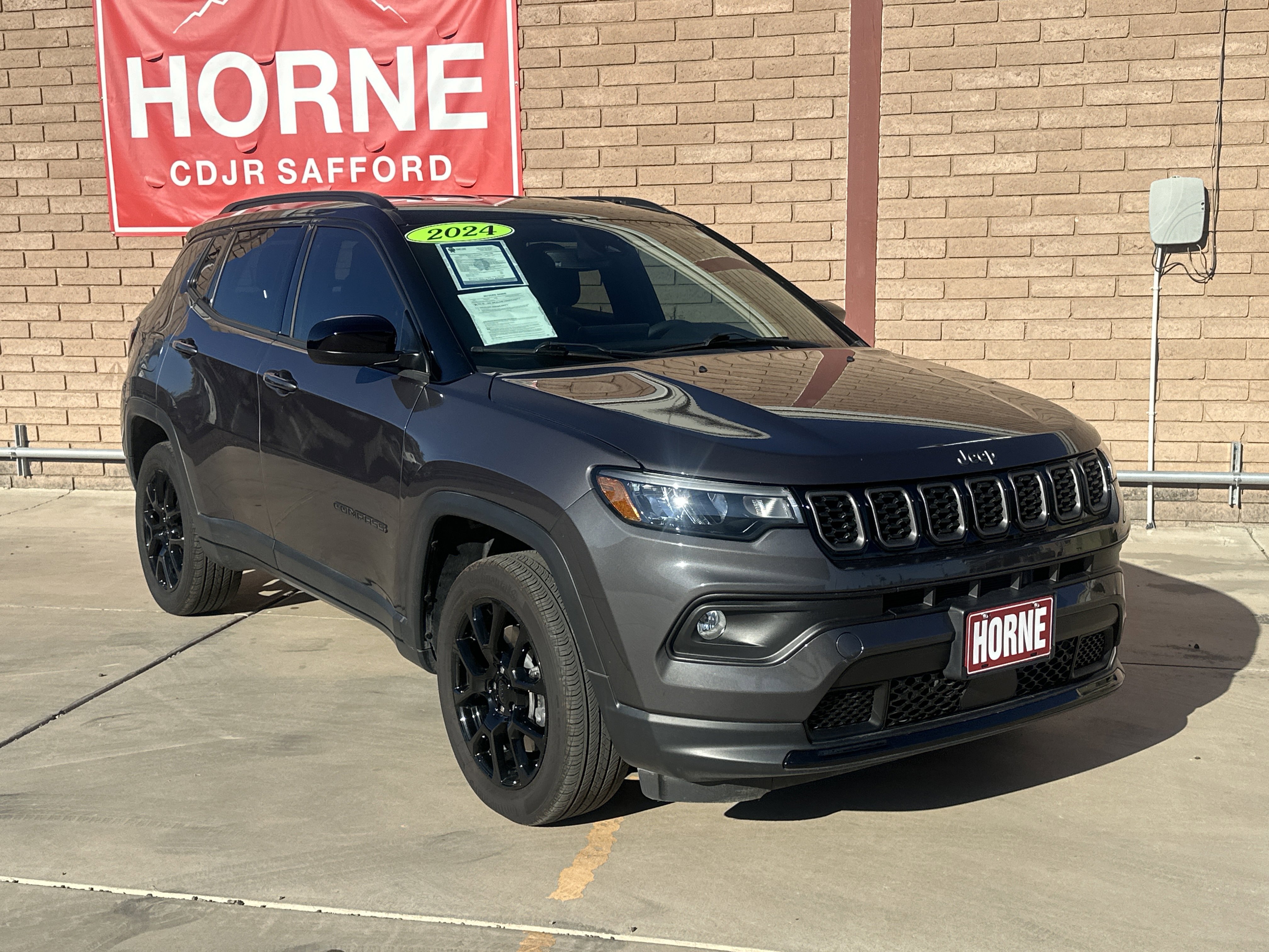 Used 2024 Jeep Compass Latitude w/ Convenience Group image 6