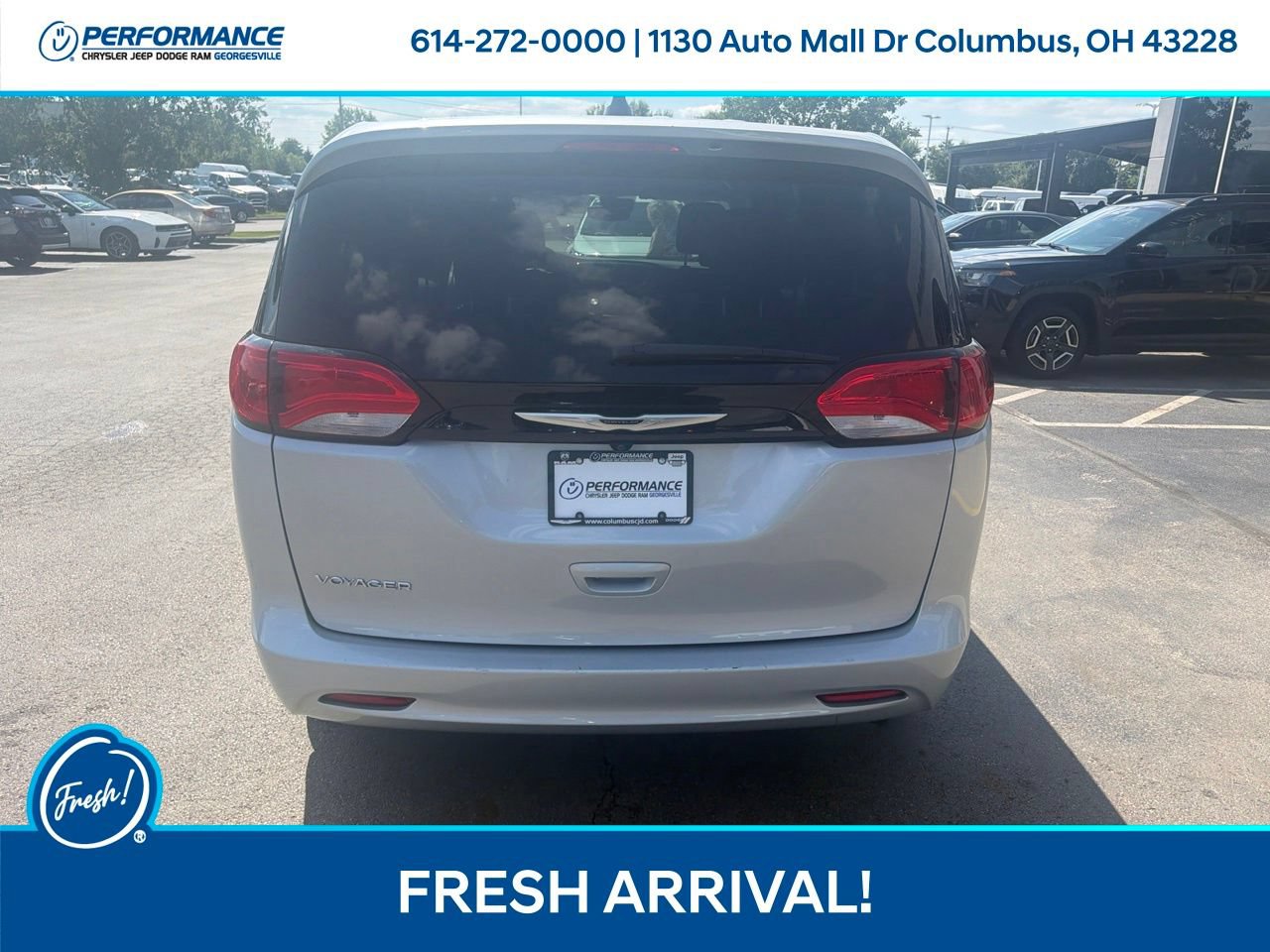 Used 2023 Chrysler Voyager LX FWD image 5