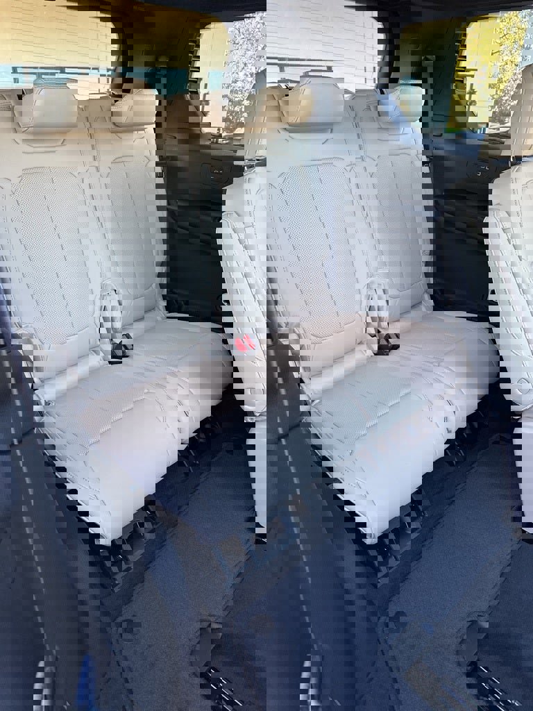 New 2025 Jeep Grand Cherokee L Limited w/ Luxury Tech Group II image 13