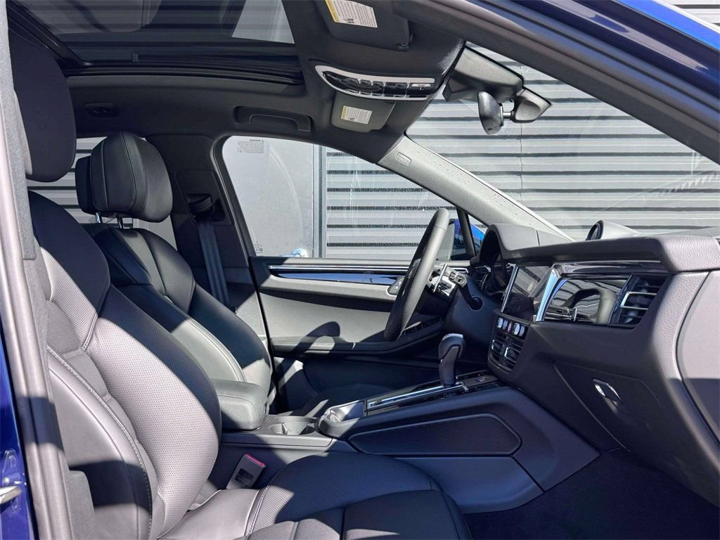 New 2026 Porsche Macan AWD/4WD image 21
