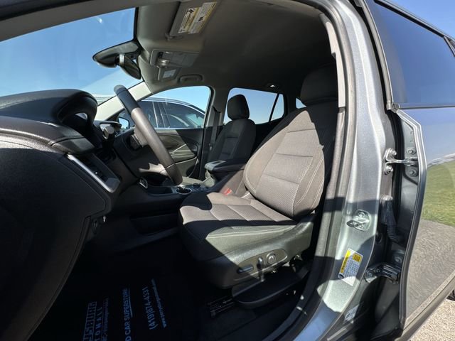 Used 2024 GMC Terrain SLE w/ Driver Convenience Package FWD image 18
