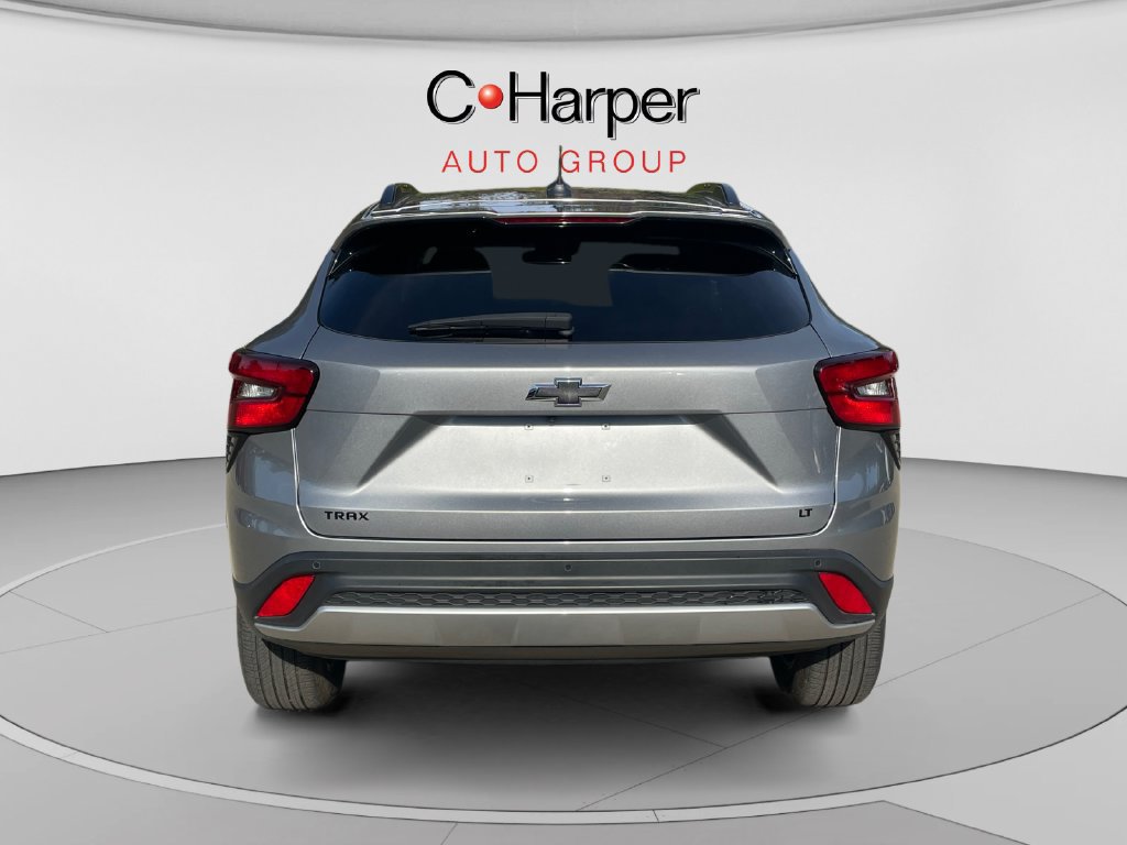 Used 2025 Chevrolet Trax LT w/ Driver Confidence Package FWD image 4