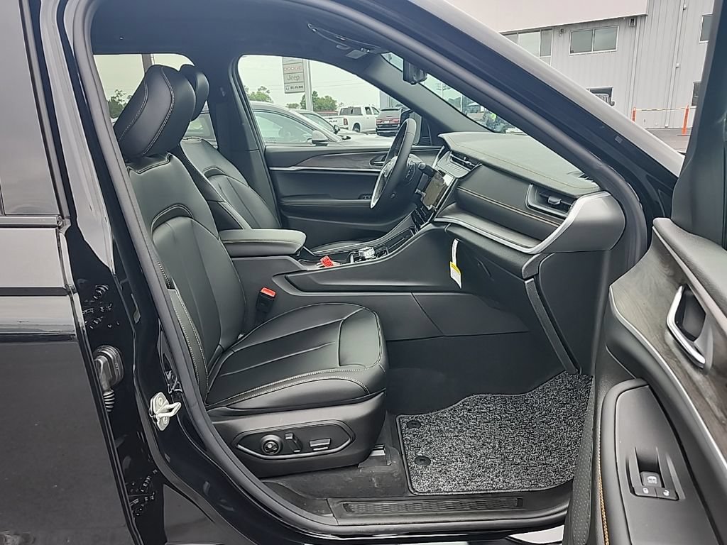 New 2026 Jeep Grand Cherokee Limited AWD/4WD image 38