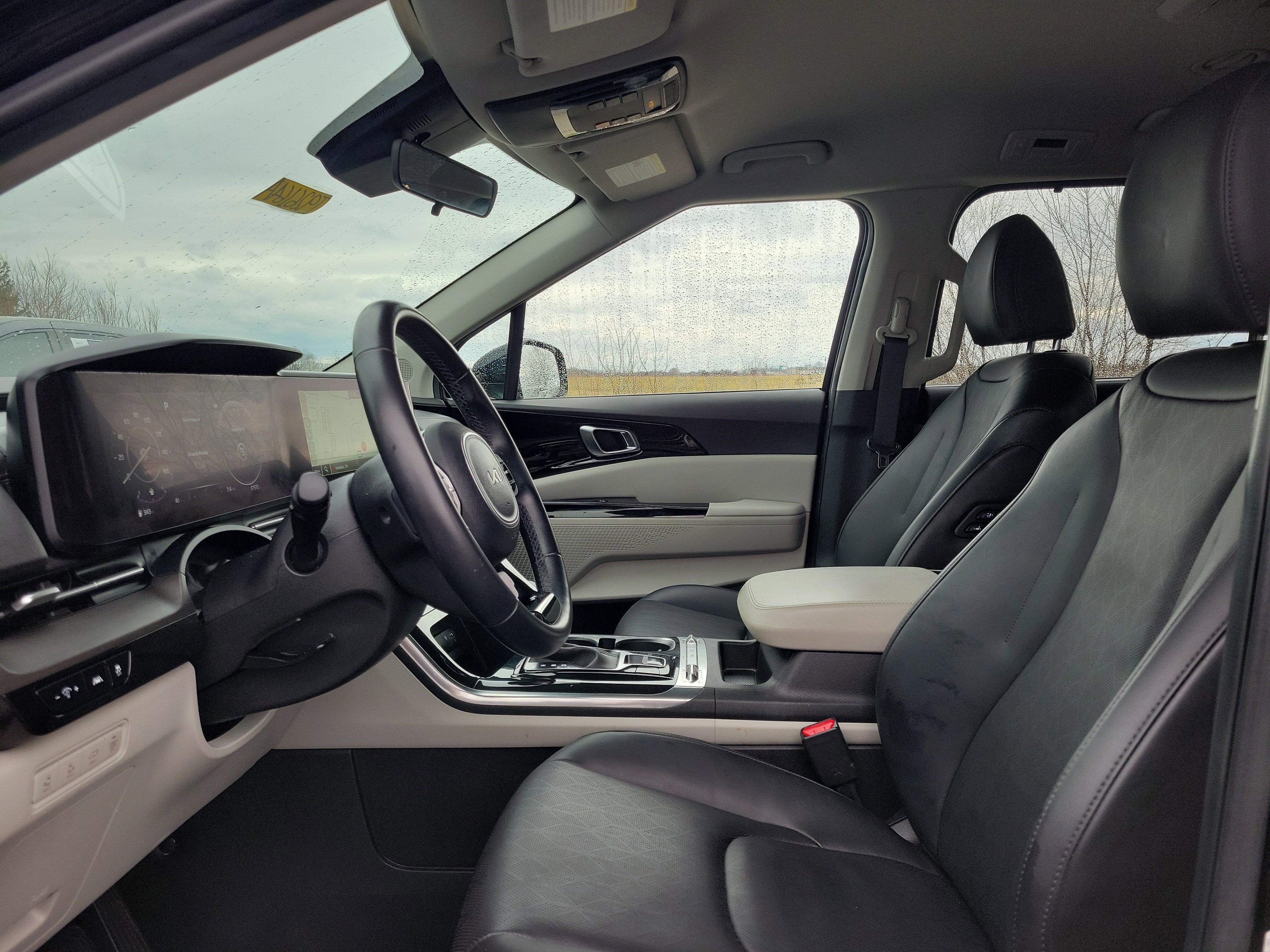 Used 2023 Kia Carnival SX image 15