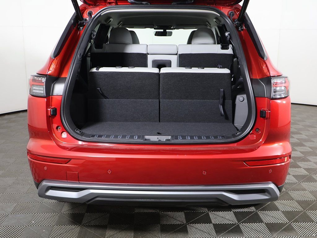 New 2025 Mitsubishi Outlander SE AWD/4WD image 17