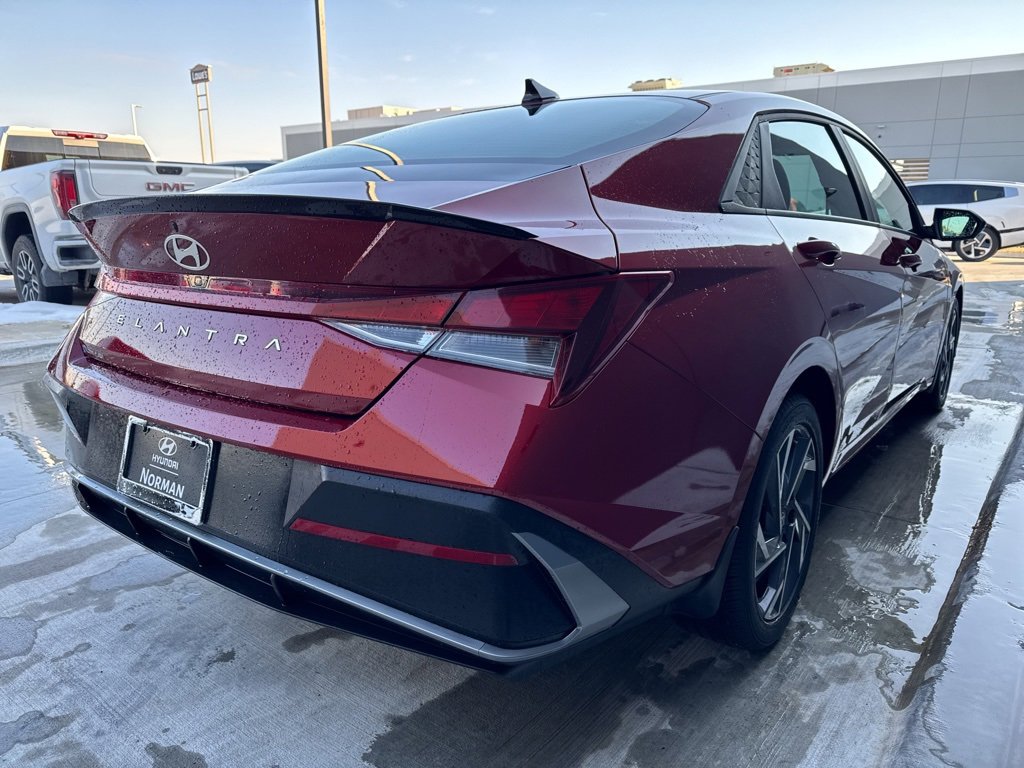 Certified 2025 Hyundai Elantra Sport image 4