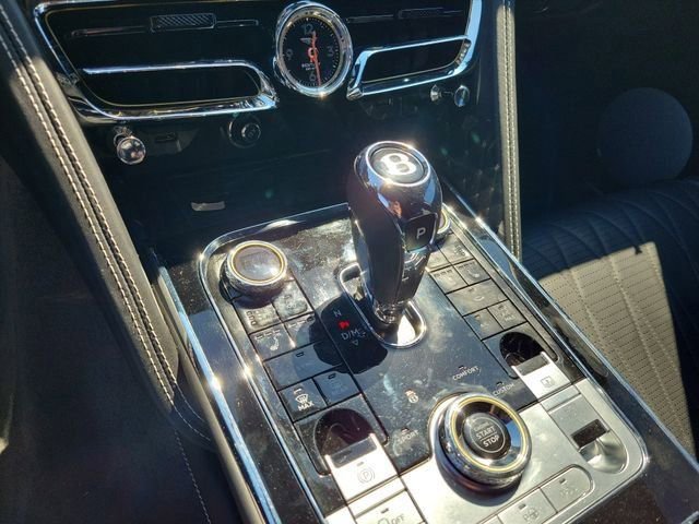Used 2022 Bentley Flying Spur V8 image 20