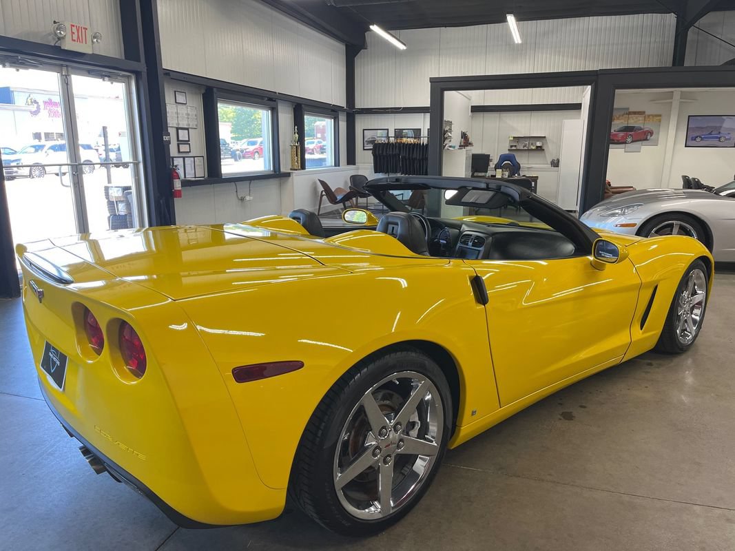 Used 2007 Chevrolet Corvette Convertible w/ Preferred Equipment Group RWD image 15