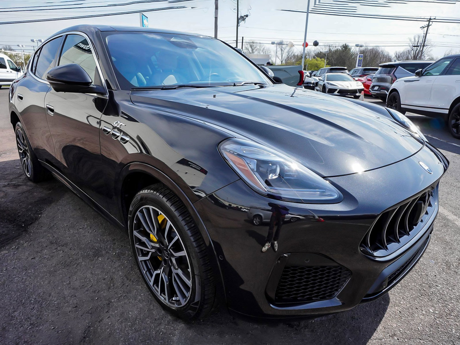 Used 2023 Maserati Grecale GT image 3