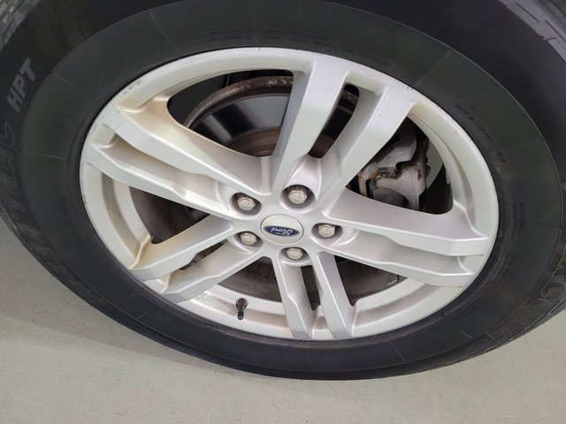 Used 2021 Ford Explorer XLT image 26