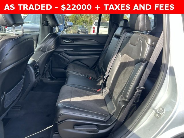 Used 2023 Jeep Grand Cherokee L Laredo image 15