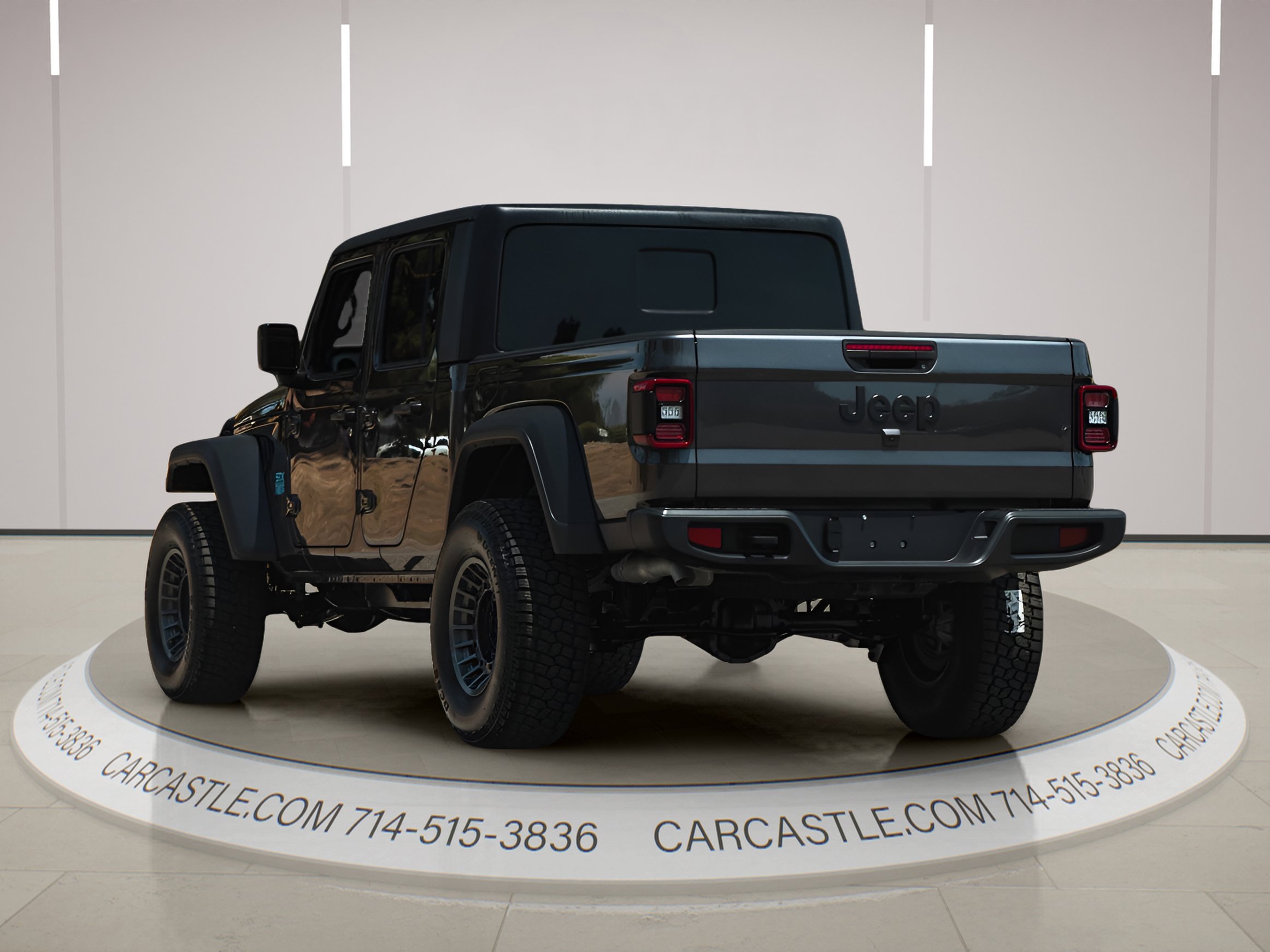 Used 2024 Jeep Gladiator Sport image 10