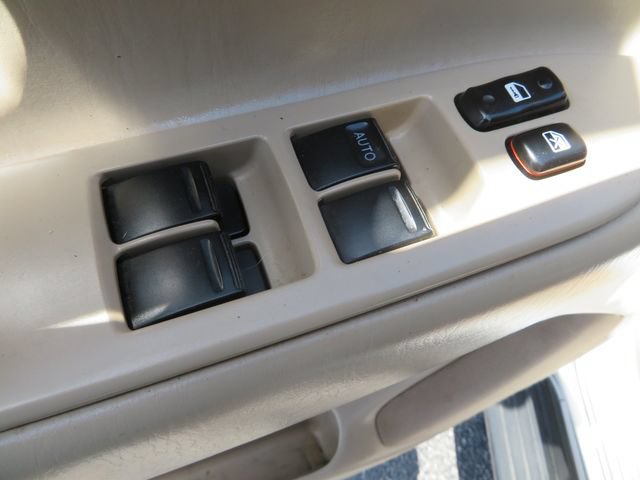 Used 2000 Toyota Land Cruiser AWD/4WD image 22