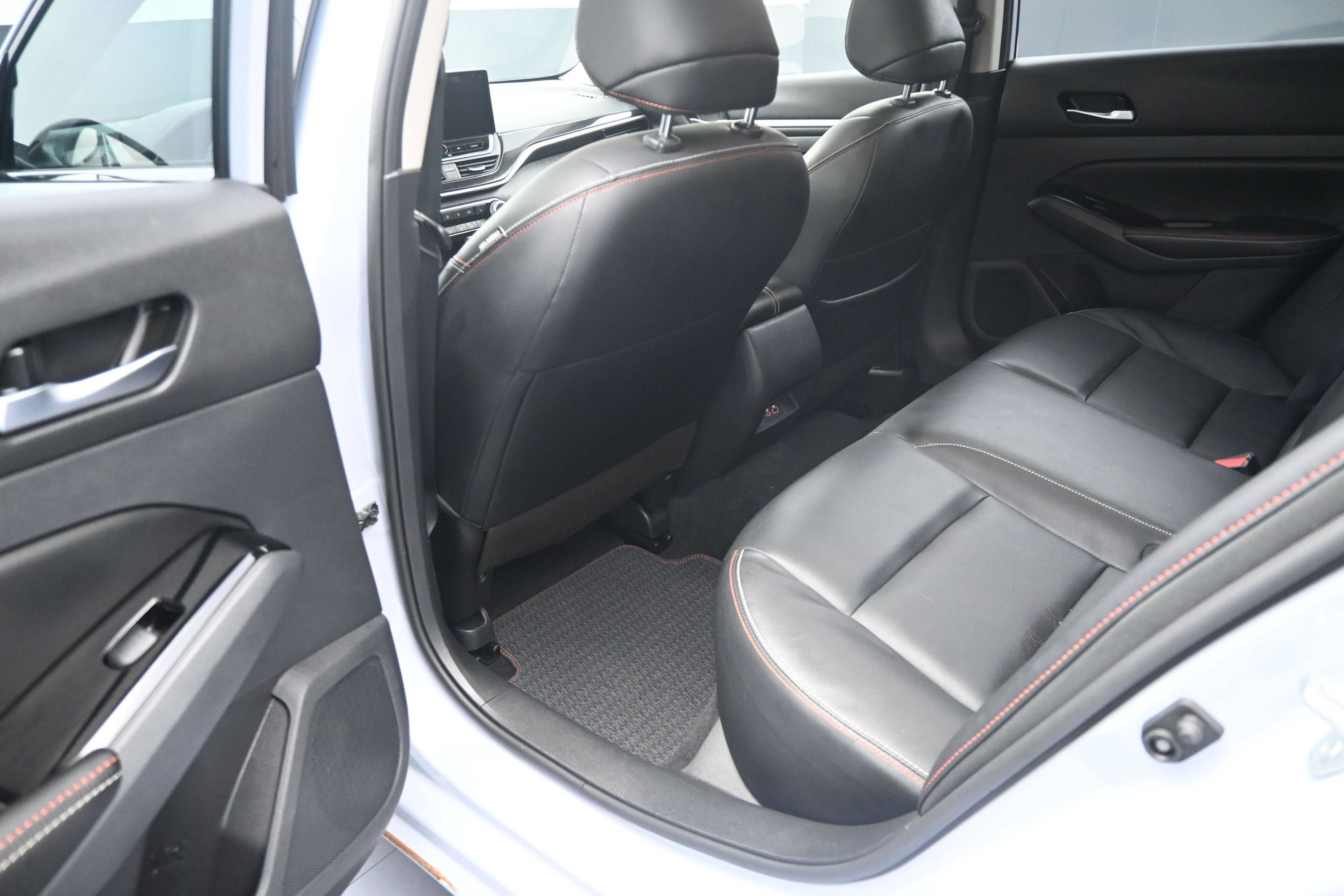 Used 2023 Nissan Altima 2.5 SR w/ SR Premium Package FWD image 27