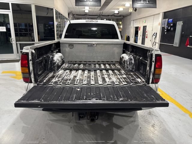 Used 2004 GMC Sierra 2500 SLT w/ Heavy-Duty Power Package AWD/4WD image 33