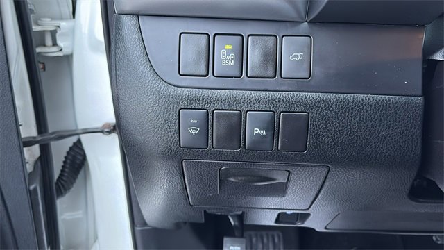 Used 2015 Toyota Highlander Limited image 18